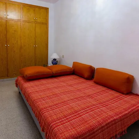 Apartamento Three Bedroom On Almudena *