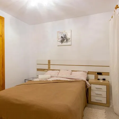 Apartment Three Bedroom On Almudena *